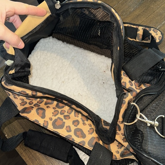 Cheetah Print Animal carrier - Picture 4 of 5